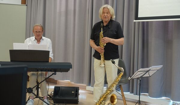 Bild:Die Professoren an der Würzburger Musikhochschule, Bernhard Pichl (links) und Leszek Żądło, sind seit Jahren Teil der internationalen Jazz-Szene.