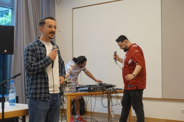 Bild:Rap mit Khaled Baek, Niro und DJ Badou